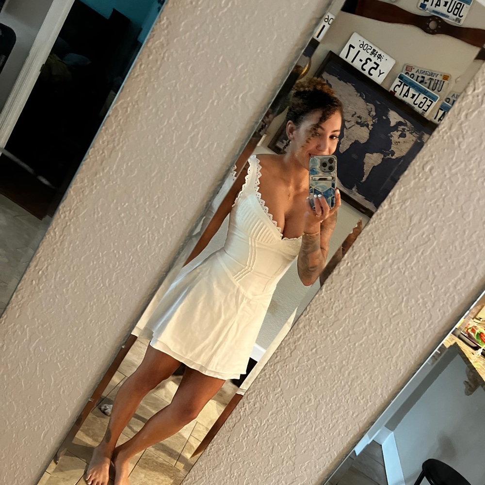 HOUSE OF CB 'Tilly' White Pin Tuck Mini Dress NWT - Picture 16 of 16